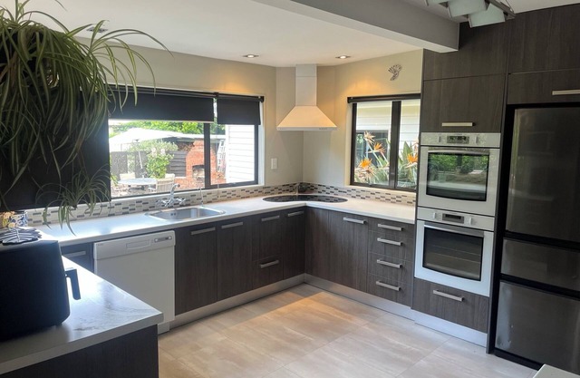 Fabulous family space! 6 bedrooms and large private garden.