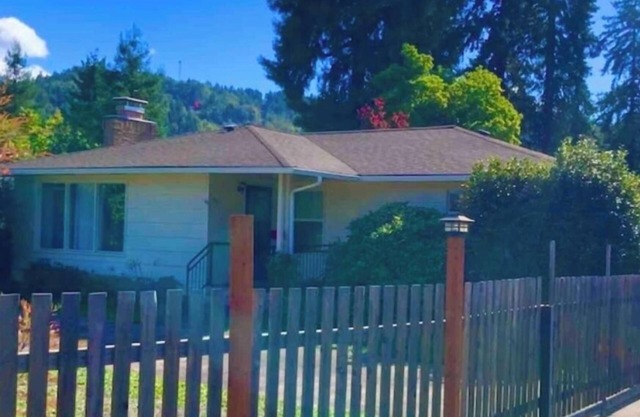 Fabulous FOUR BEDROOM House directly across from the River in Prime Central Area