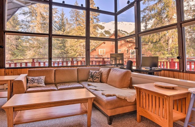 Fabulous Girdwood Chalet Walk to Slopes with Hot Tub, Sauna, Wifi