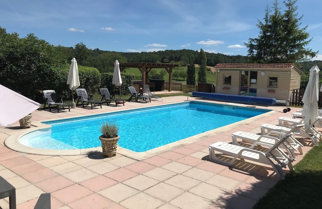 Beautiful French farmhouse and cottage with private heated pool & sauna