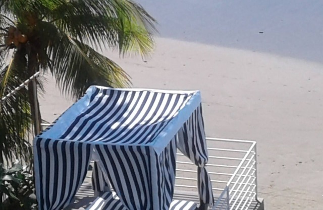 Fabulous New beachfront Apt with private rooftop, terrace - Short & Long term