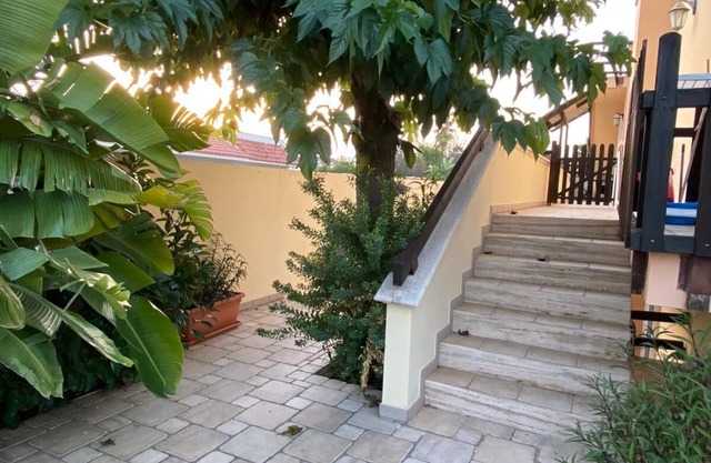 Fabuloso apartamento de un dormitorio a pocos pasos del mar de aguas cristalinas en una zona residencial