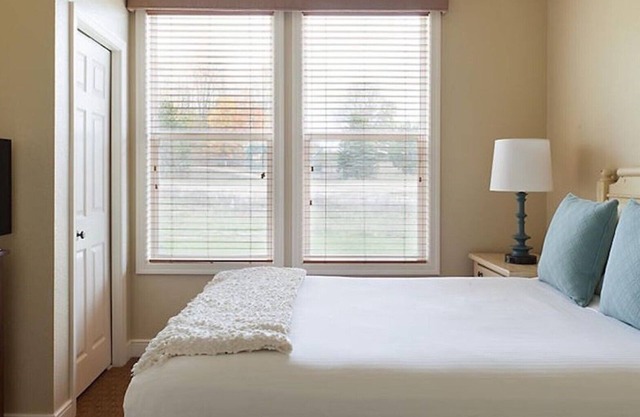 Fabulous Scenic Fall Retreat Oct 2-9