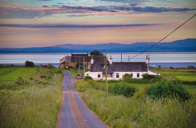 Fabulous seaside cottage with stunning views and 3 double ensuite bedrooms, an enclosed garden in th