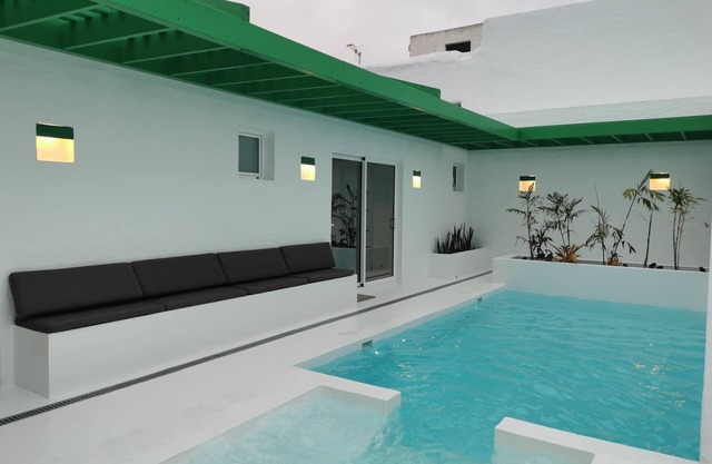 Villa rural de dos dormitorios con piscina, jacuzzi y zona para BBQ.