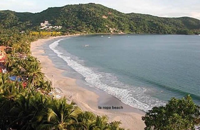 Fabulosas vistas, con vistas hermosa La Ropa Bay; a unos pasos de la playa.