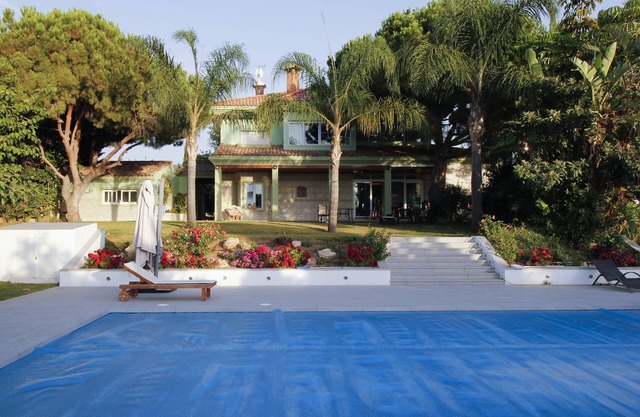 Fabulosa villa entre jardines