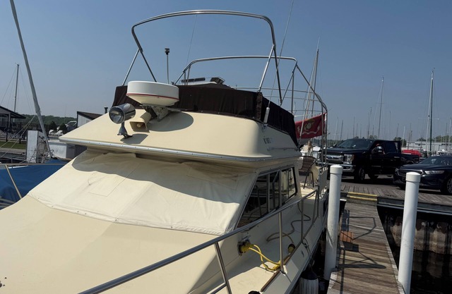 Fabulous yacht with WiFi in charming Whitehall