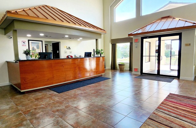 FairBridge Inn & Suites Canadian
