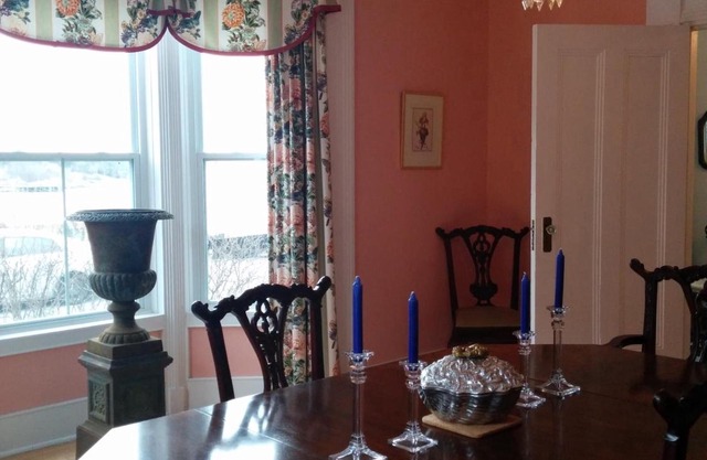 Fairmont House Bed & Breakfast