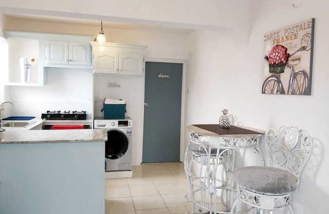 Chic 1 Bedroom Apartment