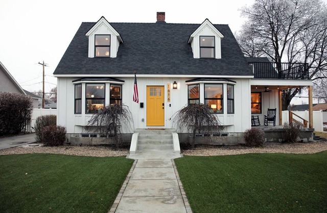 Fairview House Cozy 5BR Sleeps 10 Golf Views + Hot Tub