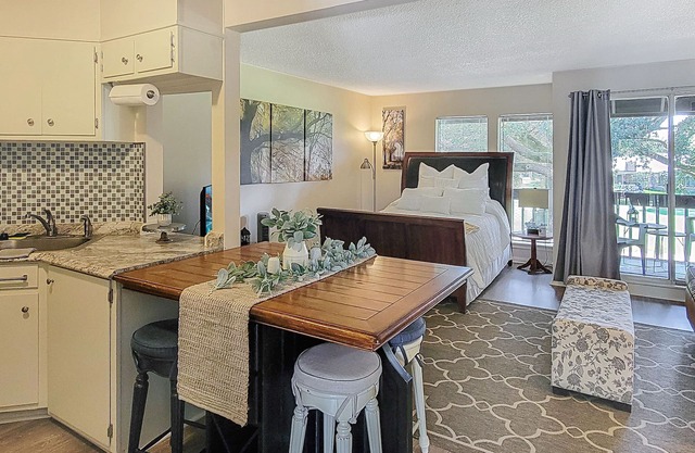 "Fairway to Heaven" Condo with POOL on 12th Hole!!
