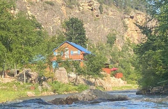 FairyTale BEACH HOUSE: Creek, Sand, Cliffs, HotTub
