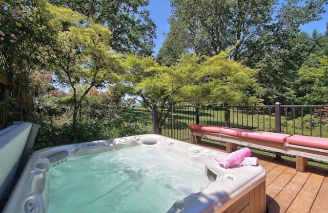 Fairytale escape in the heart of wine country with HOT TUB & TENNIS COURT