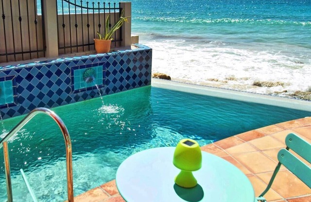 Faja Lobie, Beacon Hill by Personal Villas - Astounding Oceanfront Views