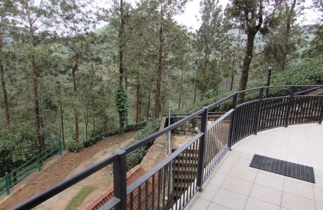 Falcon Crest Resort