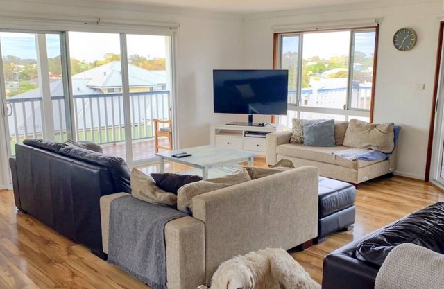 Falcon Pet-Friendly Bayview Beach House