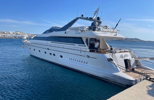 Falcon superyacht 100ft