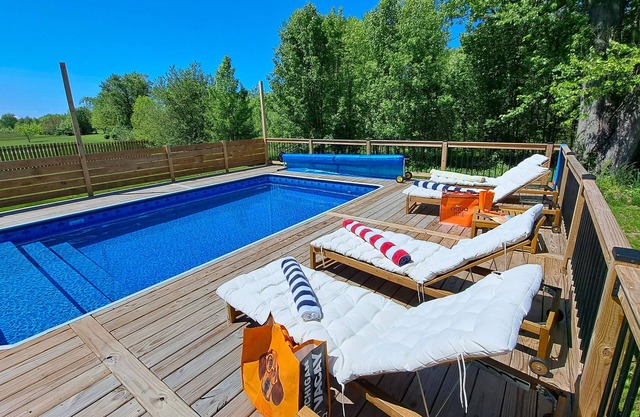 Dog-friendly home near Lake Michigan pool hot tub