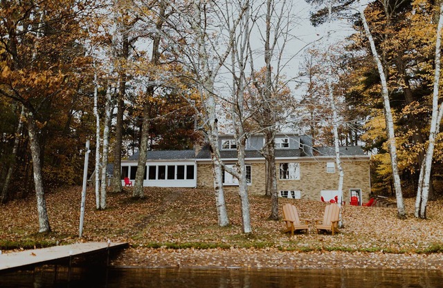 Lake House con 200 '+ frente a la arena, 2 muelles, fogata - Todo incluido