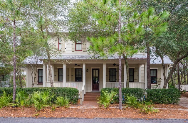 143 Dandelion Dr ~ Cottage District! Al otro lado de las canchas de tenis! ¡Parrilla de gas!