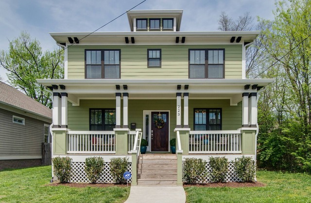 1 MI a TOPGOLF -2MI a Broadway Bars ~ 1. 5 MI TO Nissan Stadium ~ ¡Patio y espacio!