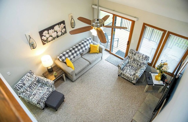 Galena Territory Retreat - 2 King Beds & Golf Course Views - Indoor/Outdoor Pool