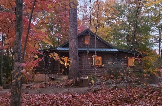 Cabin on 11 acres with Lake/Mtn. Views!