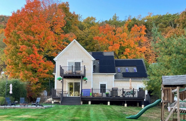 TRUE LAKEFRONT Getaway on Greenwood Lake. Just 50mi from NYC. @thelakehousegwlny