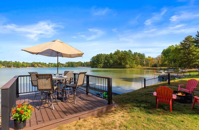 Relaxing Lake Vibes Before Fall Arrives +Hot Tub
