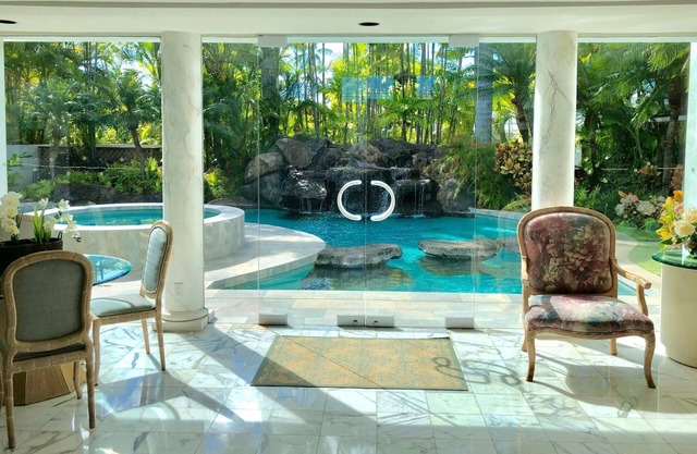 Abril / Mayo Descuentos especiales! $ 1200 por Nt. Kahala de lujo viviendo en su máxima expresión!