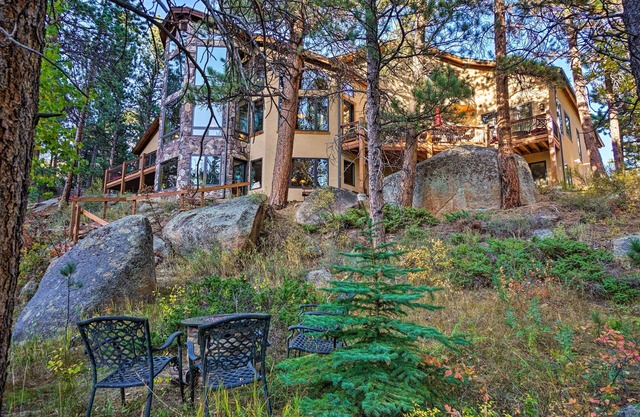 Fall River Hideaway in Estes - 3 Mi to Nat'l Park!