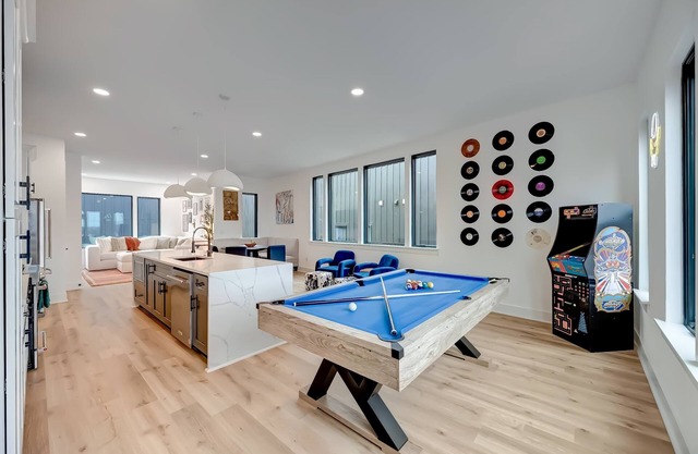 Hogares Gemelos: Jacuzzi, Terraza, Zona de Juegos, Nashville