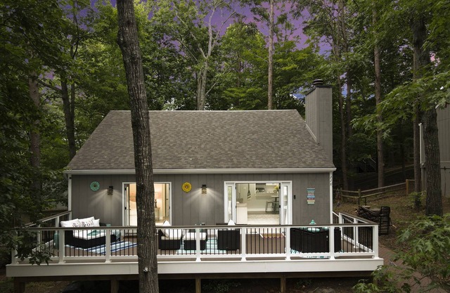 Last-Minute Summer Escape! 15% Off August!