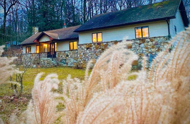 Appalachian Mountain Inn~2 miles to Ohiopyle