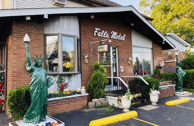 Falls Motel