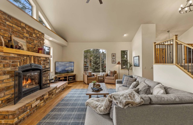 Fam-Friendly Cabin Retreat | Hot Tub | Game Room