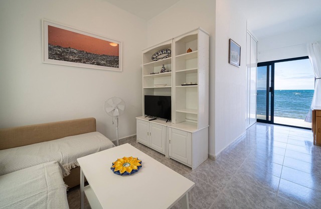 FAMARA HOME BEACH