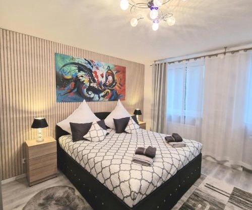 Familienfreundliche geräumige Design-Wohnung mit Balkon im Zentrum - APOLONIAliving