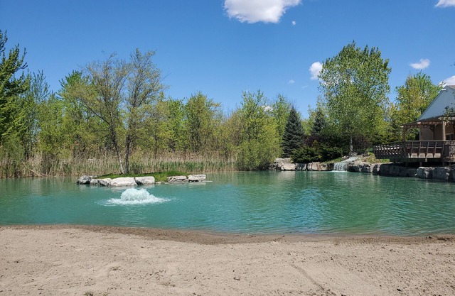 FAMILY- 2 Bedroom with upper loft with Waterfall, Horse ranch