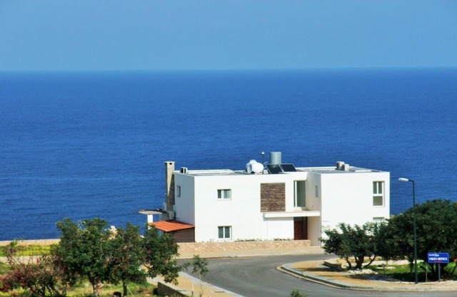 Villa familiar de 5 dormitorios, piscina privada, ubicación en el borde del acantilado con vistas al mar
