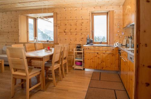 Family accommodation Oberbergstrassse for 5 persons Parpan
