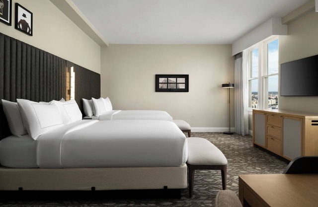Family Adventure in Tampa! Free Shuttle Service, Pet-friendly Property!