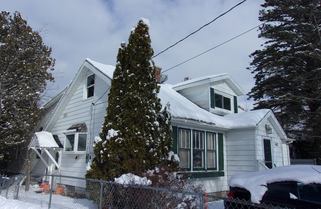 Family and Friends 4 Bedroom Newer Vacation Home