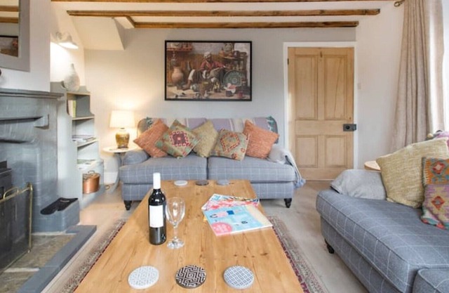 Family and pet friendly cottage in a perfect location for the Cotswolds.