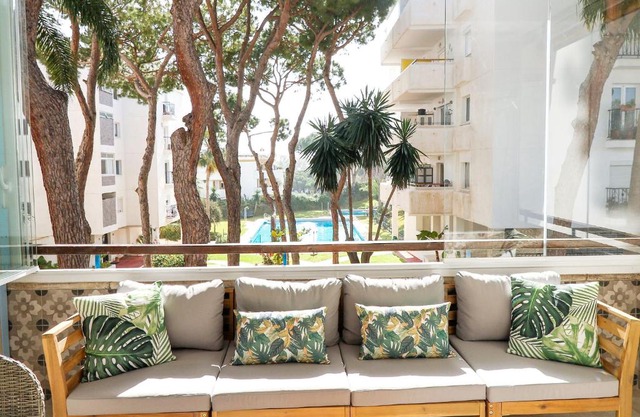FAMILY APARTMENT WALKING DISTANCE to THE SEA and ALL AMENITIES