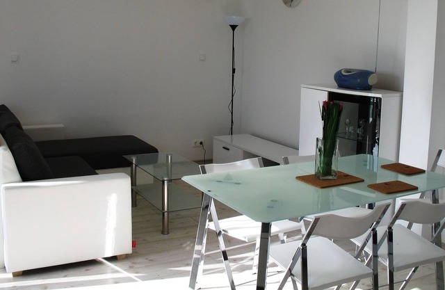 Apartamento familiar Kaić (2 + 3 personas) detrás de la piscina, isla Šolta, Rogač