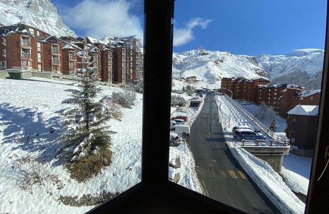 Family apartment on the slopes in front of Plateau Rosa/Zermatt cablecar