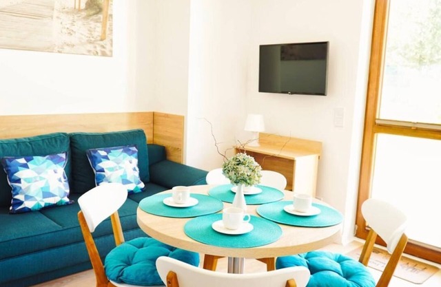 Family apartment with terrace and garden 13 minutes from the beach